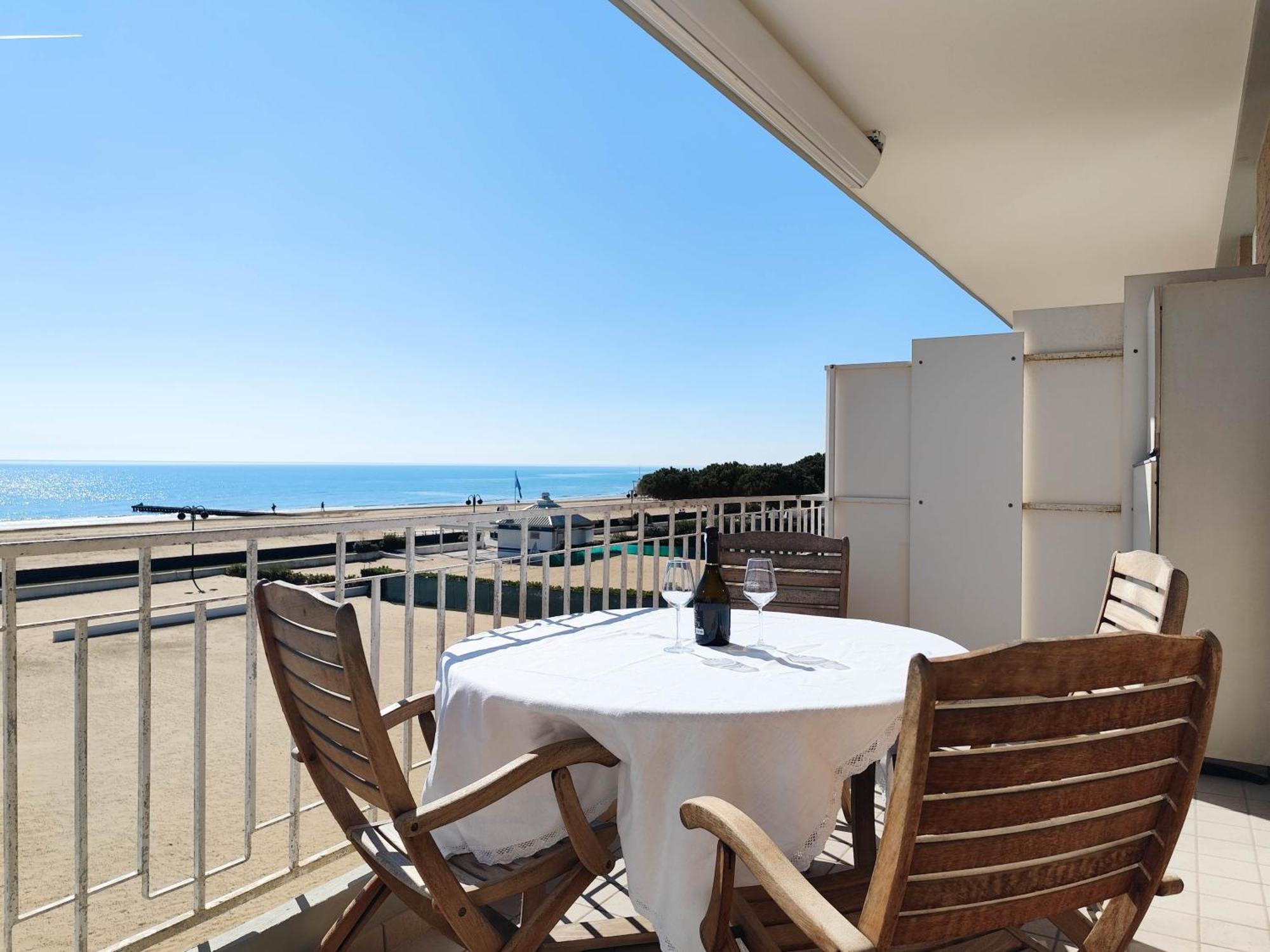 Апартаменты Puerto Del Sol Fronte Mare Лидо-ди-Езоло Экстерьер фото
