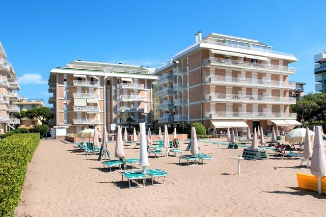 Апартаменты Puerto Del Sol Fronte Mare Лидо-ди-Езоло Экстерьер фото